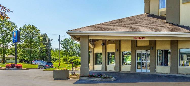 桑达斯基诺瓦克舒适酒店(Comfort Inn Norwalk - Sandusky)图片