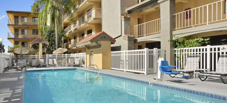 布埃纳帕克戴斯酒店(Days Inn by Wyndham Buena Park)图片