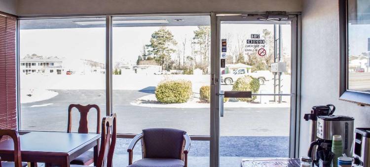 戈尔兹伯勒70号公路伊克诺旅馆(Econo Lodge Goldsboro Hwy 70)图片