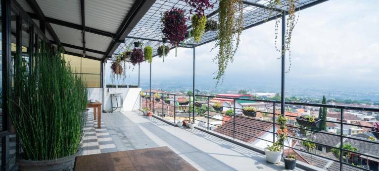 阿宁客栈(Urbanview Hotel Omah Anin Batu by RedDoorz)图片