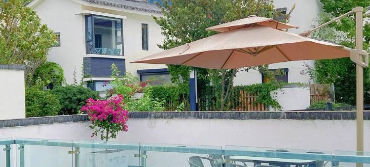 东东和笑笑在大理度假别墅图片