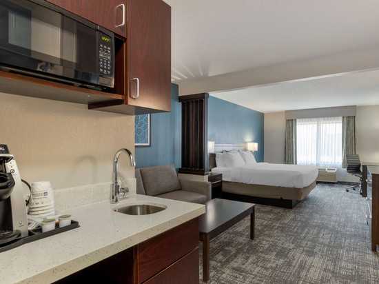 沃特敦贝斯特韦斯特酒店及套房