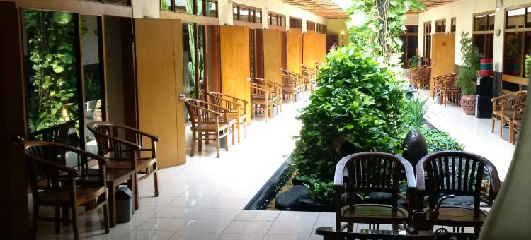 西里邦勃良安酒店(Hotel Priangan)图片