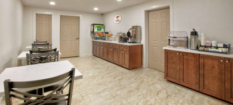 速8酒店-温德姆维多利亚南部59号公路(Super 8 by Wyndham Victoria / South / Hwy 59)图片