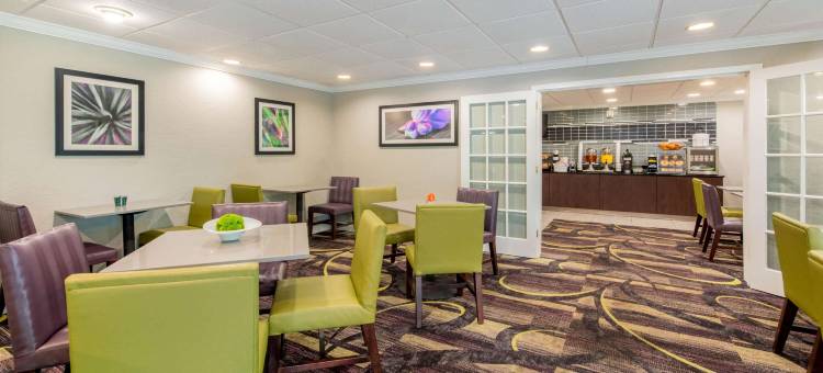 劳德代尔堡塔玛拉克东拉昆塔温德姆酒店(La Quinta Inn by Wyndham Ft. Lauderdale Tamarac East)图片