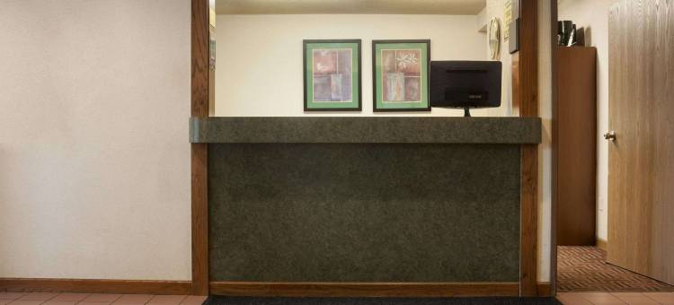 皮奥里亚速8酒店(Super 8 by Wyndham Peoria)图片