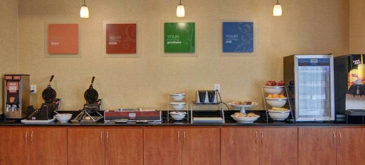 舒适套房酒店(Quality Suites Near Cedar Creek Lake)图片