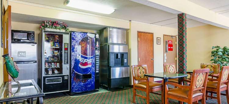 兰辛-莱文沃思伊克诺旅馆(Econo Lodge Lansing - Leavenworth)图片