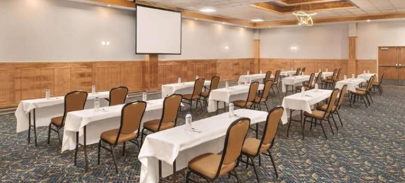 厄巴纳香槟会议中心温德姆花园酒店(Wyndham Garden Conference Center Champaign/Urbana)图片