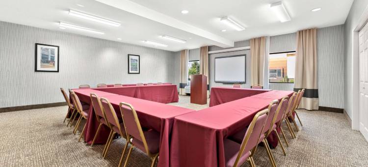 近罗宾斯空军基地舒适套房酒店(Comfort Suites Near Robins Air Force Base)图片