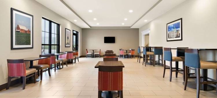 伦斯勒舒适套房酒店 - 近费尔奥克斯(Comfort Suites Rensselaer near Fair Oaks)图片