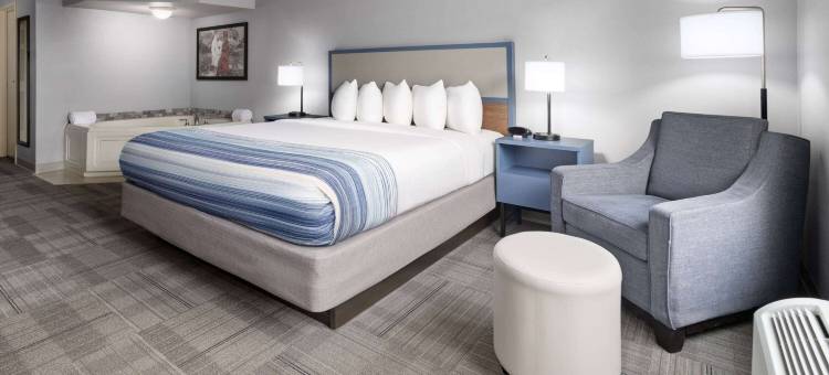 艾恩芒廷美吟温德姆酒店(AmericInn by Wyndham Iron Mountain)图片