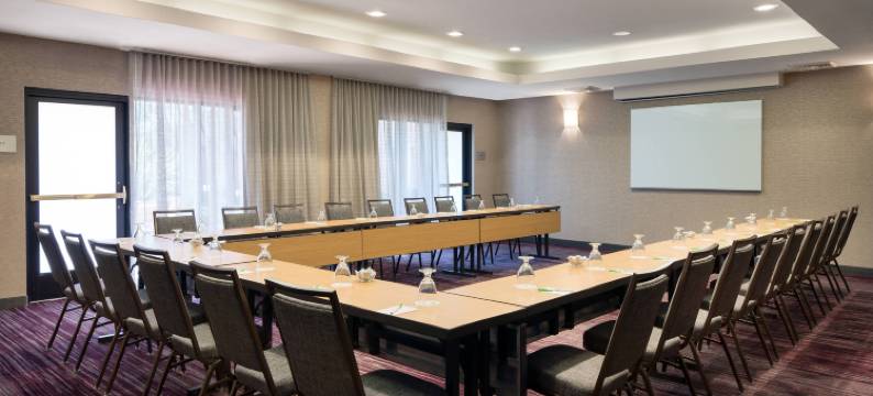 米尔皮塔斯硅谷万怡酒店(Courtyard Milpitas Silicon Valley)图片