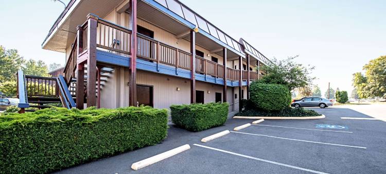 罗德威酒店 伊纳姆克劳 雷尼尔山-水晶山地区(Rodeway Inn Enumclaw Mount Rainier-Crystal Mountain Area)图片