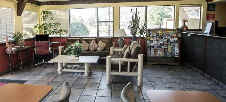 温德姆速8酒店-阿尔伯克基市中心(Super 8 by Wyndham Albuquerque Downtown)图片