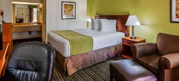 温德姆华美达萨凡纳盖特威酒店(Ramada by Wyndham Savannah Gateway)图片