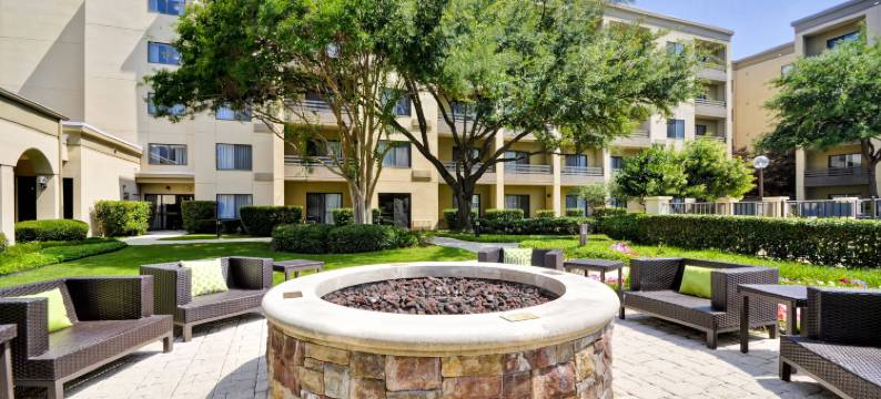 达拉斯医学/市场中心万怡酒店(Courtyard Dallas Medical/Market Center)图片