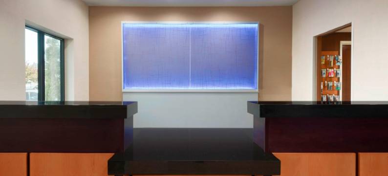 哈特福德曼彻斯特万枫酒店(Fairfield Inn & Suites Hartford Manchester)图片