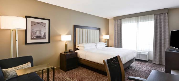 芝加哥中途机场希尔顿逸林酒店(Doubletree by Hilton Chicago Midway Airport)图片
