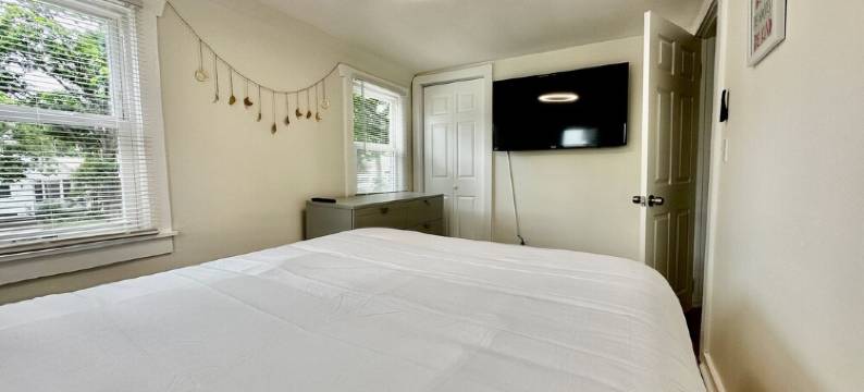 Treeview - Cozy 2 BR Apartment -  Fast WiFi ~ 1 hr from NYC - 5 mins to downtown图片