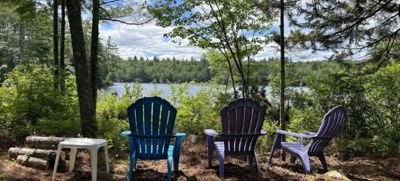 Outdoor family fun on beautiful Messer Pond - 11 miles from Mt Sunapee!图片
