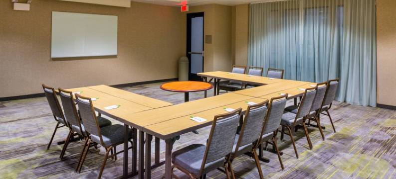 橡城文图拉县万怡酒店(Courtyard Thousand Oaks Ventura County)图片