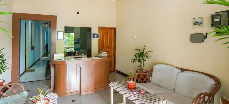 红多兹伊斯兰酒店-近斯拉根中央公园(RedDoorz Syariah @ Sakinah Guesthouse)图片