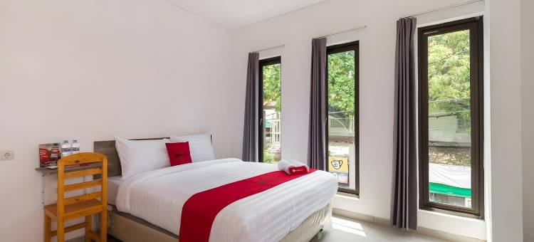 红多兹酒店-近泗水卡扎购物中心(RedDoorz Near Kaza Mall Surabaya)图片