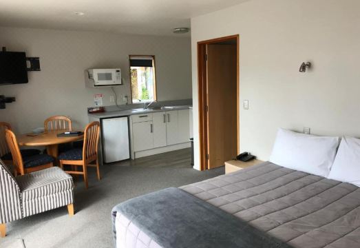 Jade Court Motel Hotel Overview