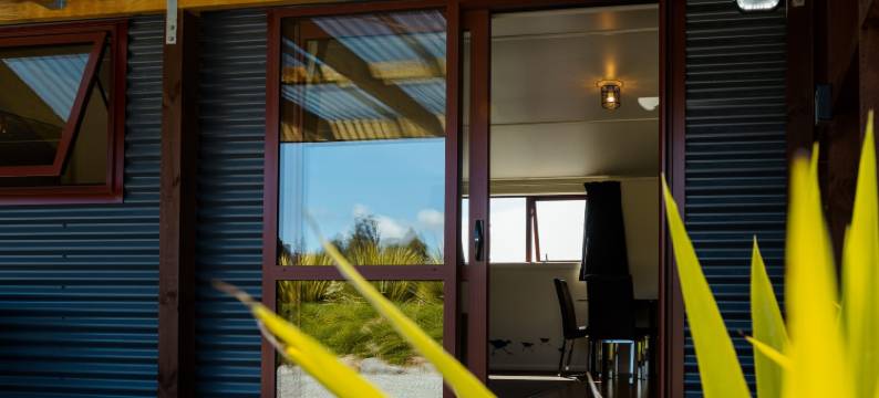 特阿瓦小屋酒店(Te Awa Cottages)图片