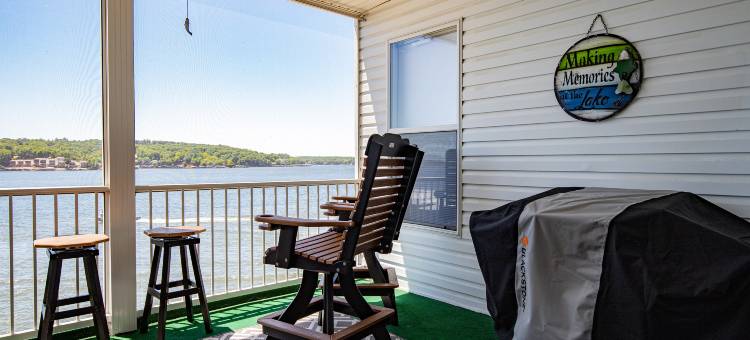 Zero Entry Pool and Elevated Views - Stunning Lakefront Oasis图片