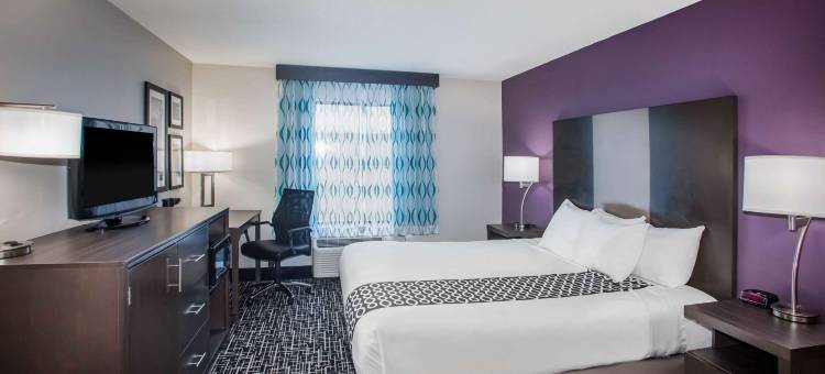 庞通海滩拉昆塔温德姆套房酒店(La Quinta Inn & Suites by Wyndham Pontoon Beach)图片