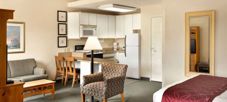 威奇托东呗盟套房酒店(Baymont by Wyndham Wichita East)图片