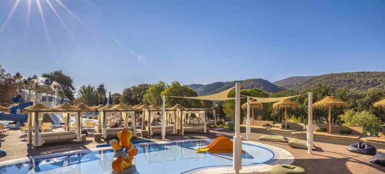 瓦拉玛阿米科尔度假村(Valamar Amicor Resort)图片