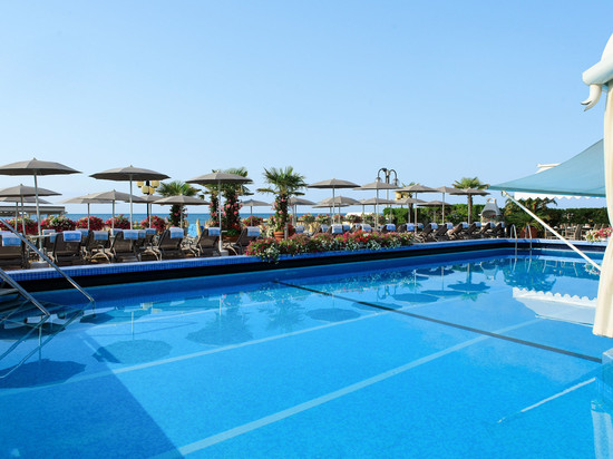 卡瓦列利皇宫酒店