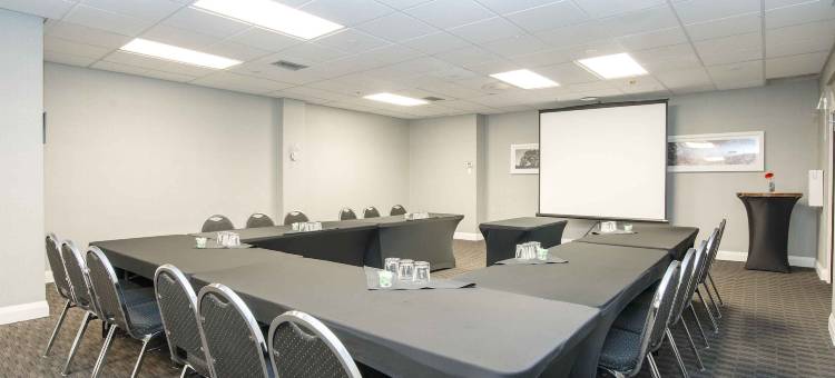 基洛纳桑德曼套房酒店(Sandman Hotel & Suites Kelowna)图片