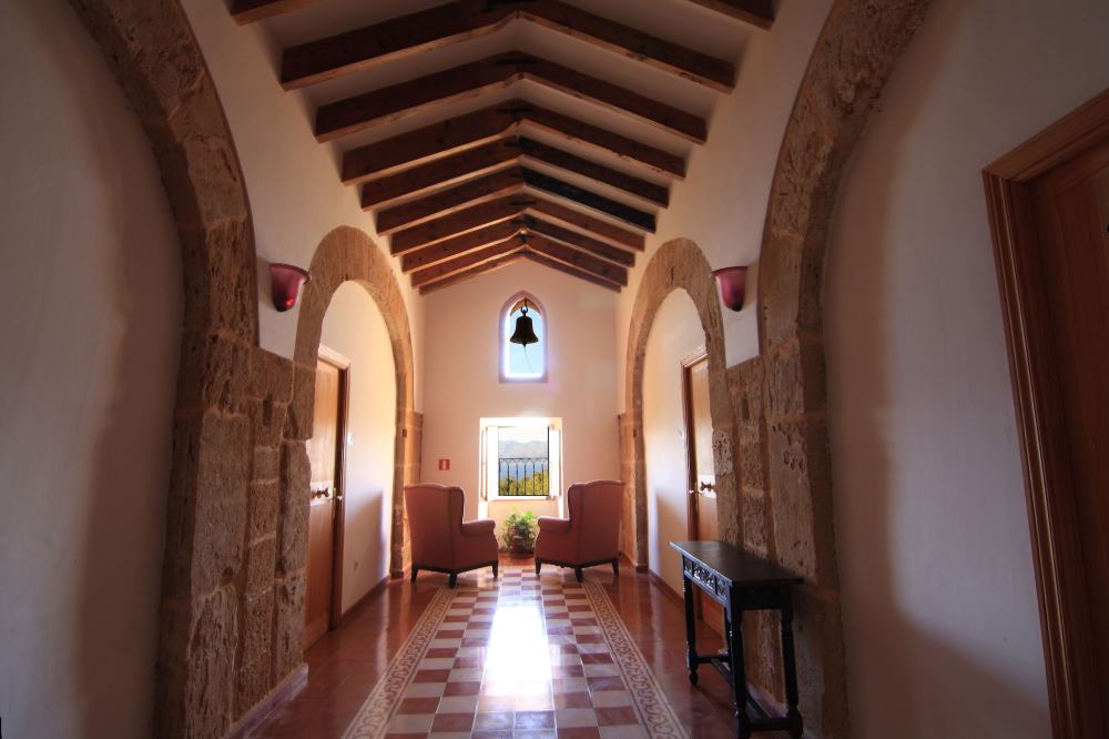 Petit Hotel Hostatgeria la Victoria Over view