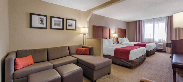 海斯I-70舒适套房酒店(Comfort Inn & Suites Hays I-70)图片
