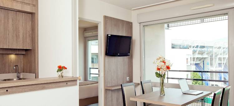 塞祖尔阿菲尔克雷蒙费兰德共和公园酒店(Séjours & Affaires Clermont Ferrand Park République)图片