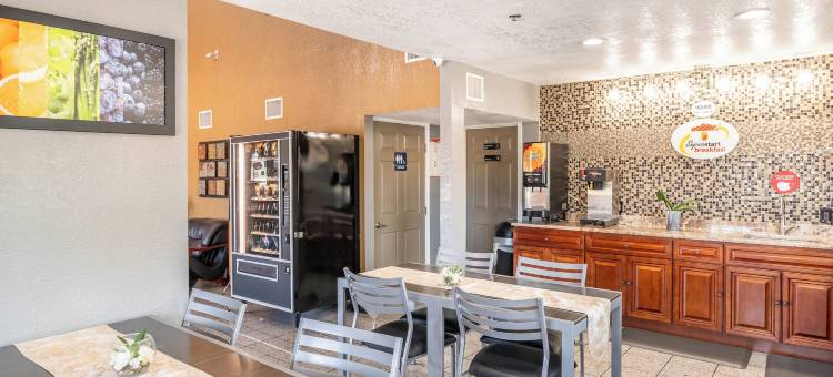 圣安东尼奥-河滨区速8酒店(Super 8 by Wyndham San Antonio/Riverwalk Area)图片