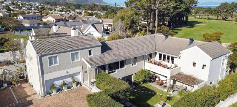 赫曼努斯绿色旅馆(Hermanus Lodge on the Green - Solar Power)图片