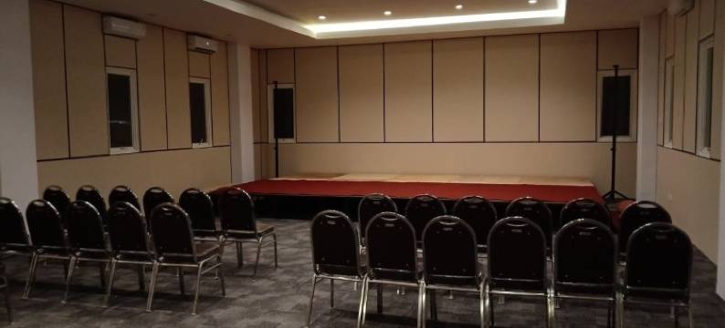 科迪里前一旅馆(Front One Inn Kediri)图片