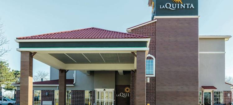 堪萨斯城机场拉昆塔温德姆套房酒店(La Quinta Inn & Suites by Wyndham Kansas City Airport)图片