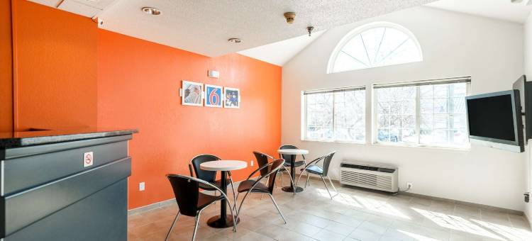 奥拉西6号汽车旅馆(Motel 6 Olathe, KS)图片