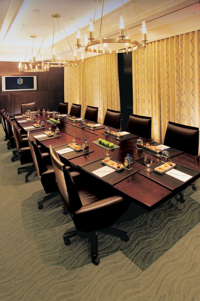 Jet Luxury at the Signature Condo Hotel Over view