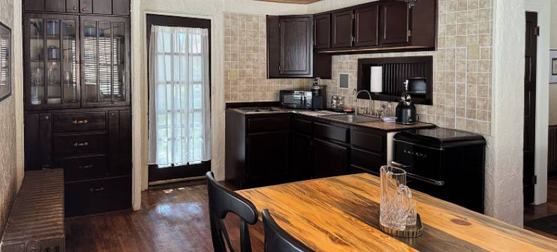 胡希尔温泉旅馆(Hoosier Hot Springs & Inn)图片