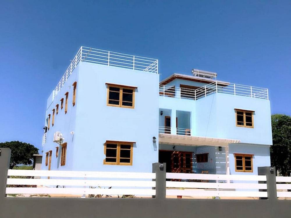 Ocean-View Apartment at VillaMerissa 4 BR/4 Bath. Walk to Beach, JackSprat