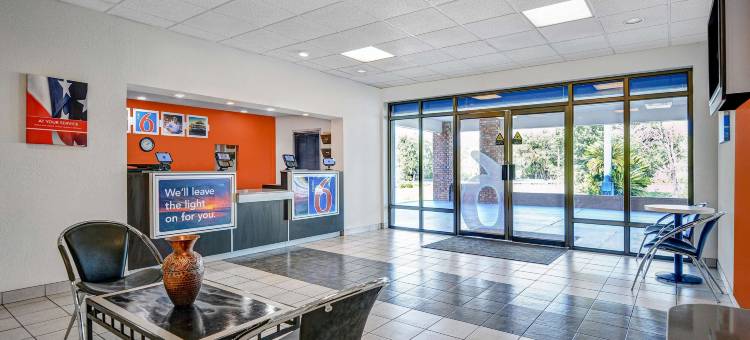 塔拉哈西市中心6号汽车旅馆(Motel 6 Tallahassee, FL - Downtown)图片