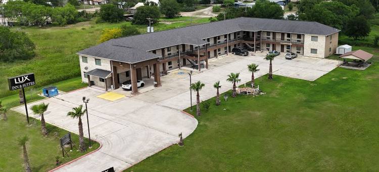 华丽套房酒店(Lux Inn and Suites)图片