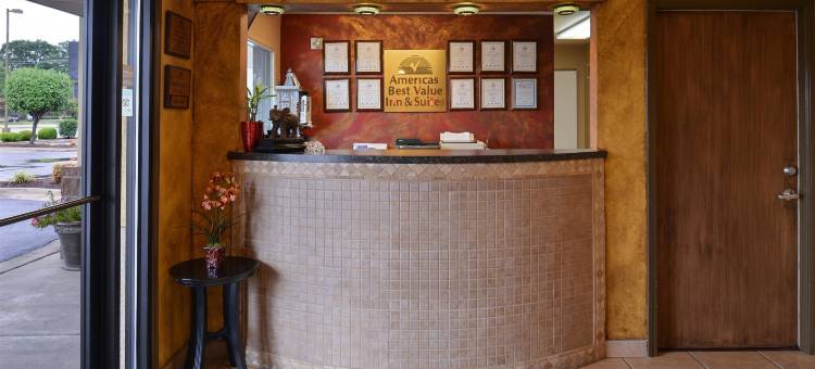 大学大道美洲最佳价值套房酒店(Americas Best Value Inn and Suites Little Rock)图片